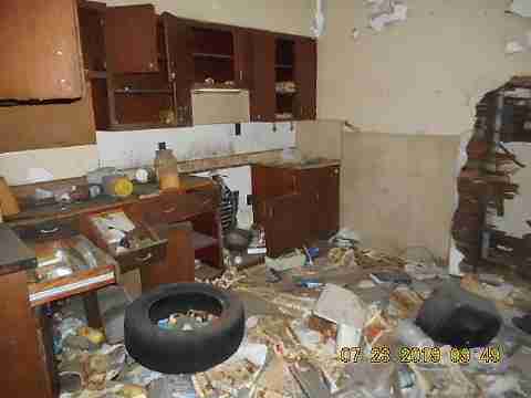 4400 St Clair (17)_m.jpg